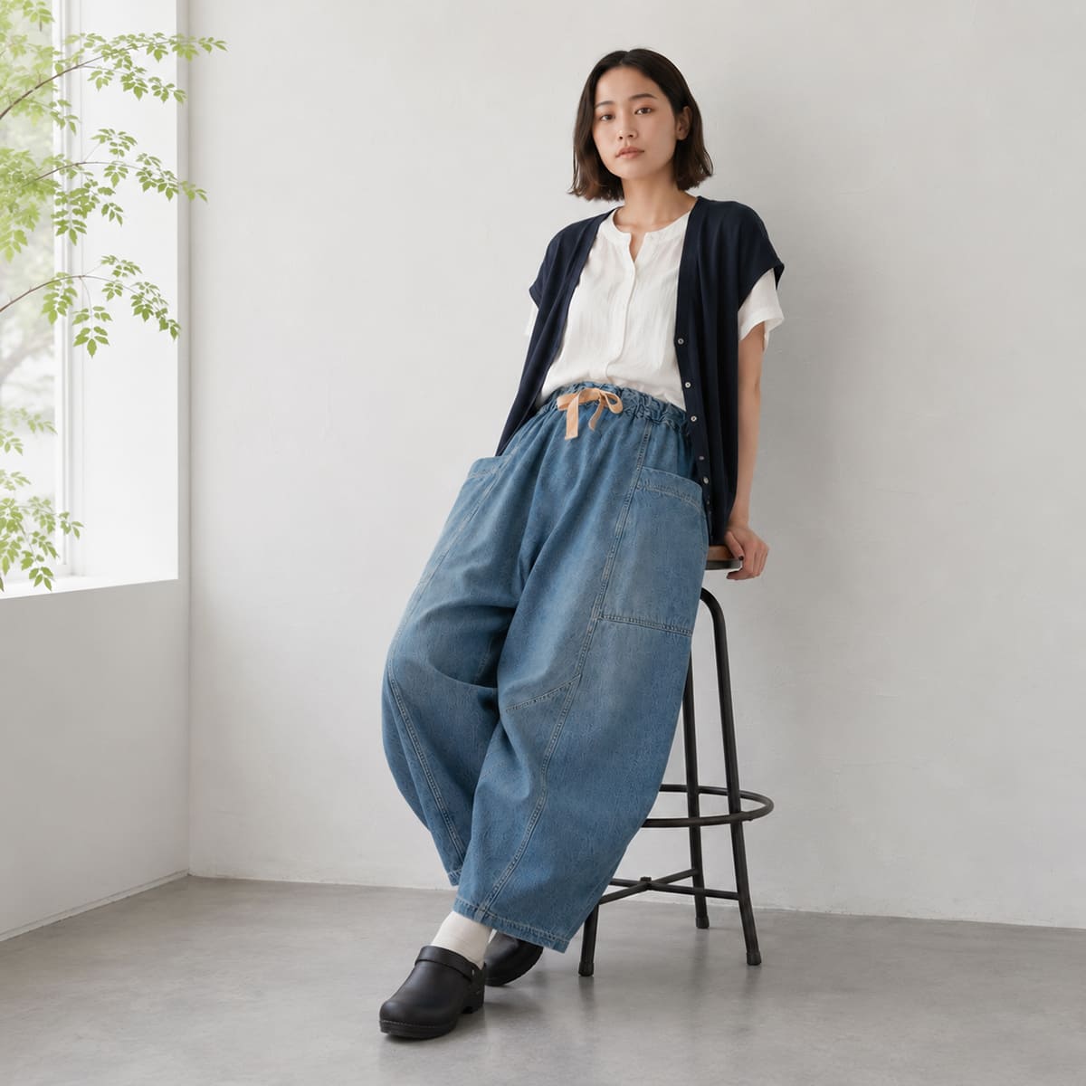 【 後ろ姿が可愛いポイント 】Brocante ブロカント ポムパンツ レディース デニムパンツ サルエルパンツ10ozデニム ゆったり ボリュームシルエット ウエストゴム 綿100％ コットン 日本製 ユーズド加工 ジーンズ ( 33-411D ) ドミンゴ おしゃれ アーベン_bro_lpg