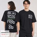 【クーポン配布中】JOHNBULL ジョンブル RUN DMC Tシャツ メンズ レディース 半袖 プリントTシャツ アーティストTシャツ バンドTシャツ ロックTシャツ ヒップホップ Run-D.M.C. ユニセックス オーバーサイズ アメカジ ストリート おしゃれ アーベン_jnb_mtt